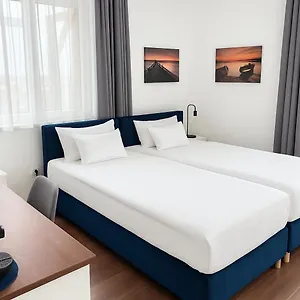 3* Hotel Rooftop With Underground Parking